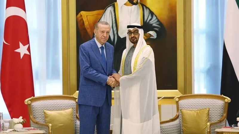 baskan-erdogandan-terorsuz-turkiye-diplomasisi-bae-devlet-baskani-seyh-muhammed-bin-zayed-al-nahyan-ile-gorust-1752405853912.jpeg
