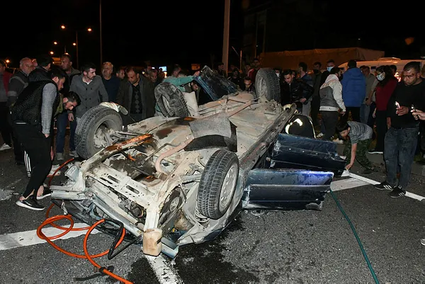 manisada-otomobiller-carpisti-2-kisi-oldu-4-kisi-yaralandi-1617916181753.jpg Manisa'da otomobiller çarpıştı: 2 kişi öldü, 4 kişi yaralandı-4