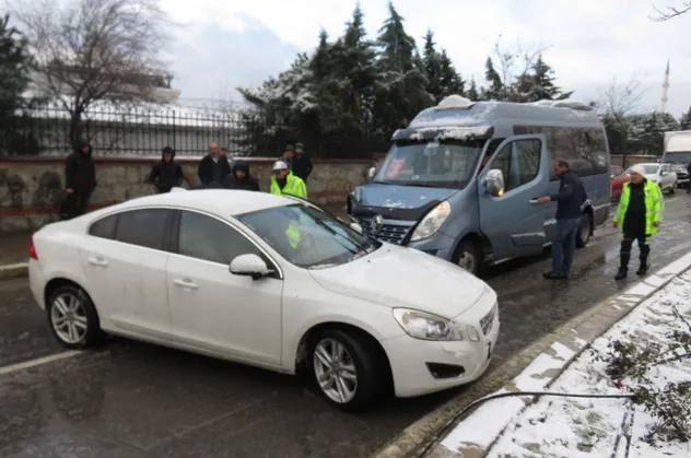 İstanbul Ümraniye'de kar kazası! Hamile kadın...