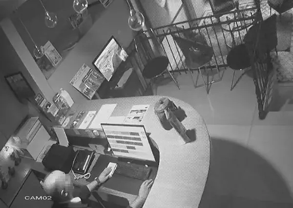 1667458352209.jpeg İlk iş gününde 2 bin poundluk vurgun! Beyoğlu'nda pes dedirten olay-2