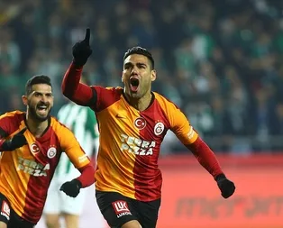 Falcao ve Emre Akbaba ikilisi Konyaspor’un ipini çekti