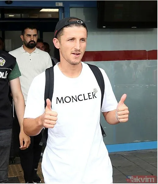 Fırtına'nın yeni 10'u Trabzon'da! İşte Enis Bardhi'nin kariyeri - 3