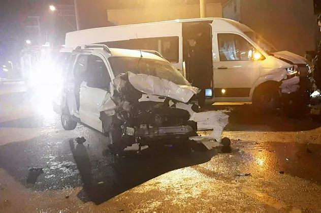Kocaeli'de feci kaza: 2'si ağır 11 yaralı