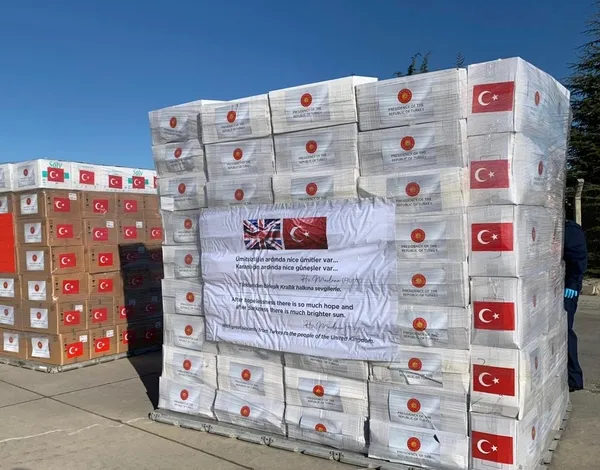 turkiyeden-ingiltereye-bir-yardim-daha-baskan-erdogan-talimat-vermisti-1586688431051.jpg Türkiye'den İngiltere'ye bir yardım daha! Başkan Erdoğan talimat vermişti-1