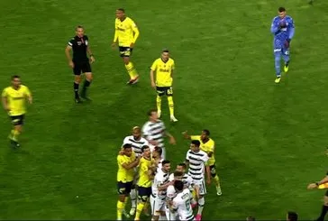 Fenerbahçe maçında saha karıştı!