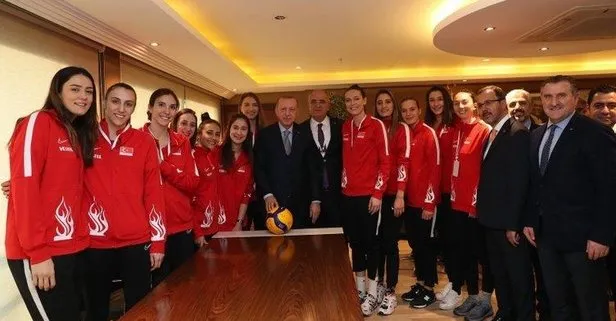 Başkan Erdoğan, A Milli Kadın Voleybol Takımı oyuncularıyla bir araya geldi