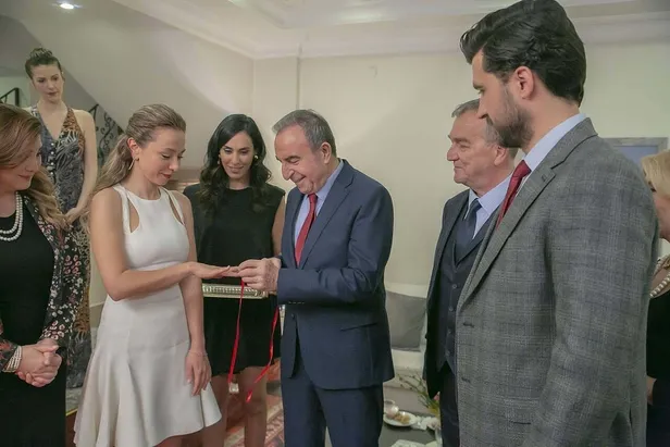 riza-babanin-ocagina-ates-dusecek-arka-sokaklarda-1654176829438.jpg Arka Sokaklar'ın biricik kızıydı! Rıza Baba'nın ocağına ateş düşecek! Bu son başrole hiç yakışmadı! Trajik sonla uğurlanacak!-2