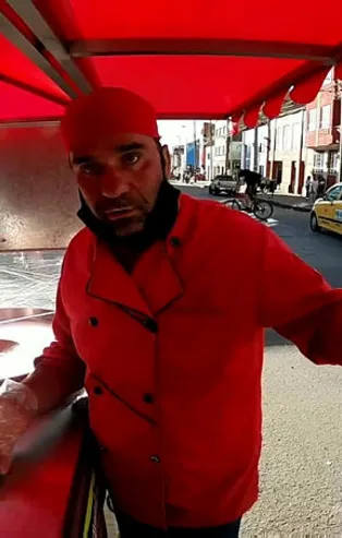 Elazığlı döner ustasının hayatı 3 kelimeyle değişti! Sosyal medyada patladı onlarca ülke gezdi