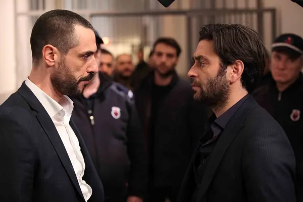 Eşkıya Dünyaya Hükümdar Olmaz 124. yeni bölüm fragmanı yayınlandı! EDHO'da yeni bir aşk doğuyor!-2