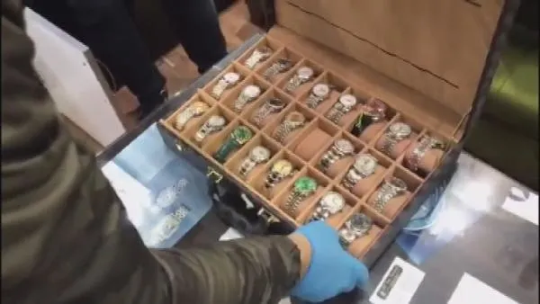 SON DAKİKA: Kapalıçarşı'da kaçakçılara polis baskını: 3 milyon liralık kaçak eşya ele geçirildi-3