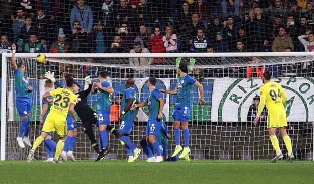 fenerbahce-crizespor-maci-canli-sifresiz-veren-yabanci-kanallar-fb-rizespor-maci-sifresiz-bedava-ucretsiz-izleme-yollari-canli-nasil-izlenir-1638717131690.jpg