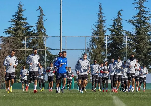 trabzonsporda-giresunspor-maci-oncesi-mecburi-degisim-1672877423066.jpeg Trabzonspor'da Giresunspor maçı öncesi mecburi değişim-1