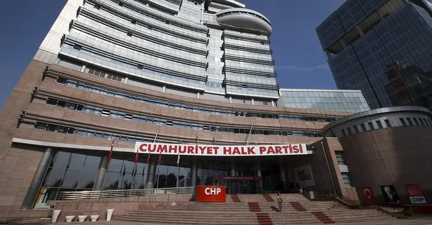 CHP'de 'sosyal' garabet! Kutu kolacı Eren Erdem'in iş bilmezliği tescillendi: "35 gündür hesaplar tam yetkiyle bende reklam veremiyorlar"