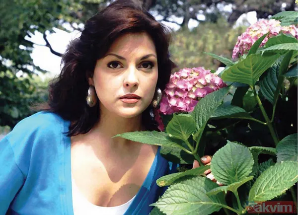 Yeşilçam'ın yıldızı Aydan Şener'in kızı da oyuncu çıktı! Ayhan Akbin'le 1991 yılında boşanmışlardı! Meğer Serenay Sarıkaya ve Çağatay Ulusoy'la... - 8