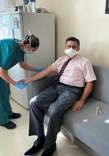 turk-profesor-ugur-sahin-ve-esinin-buldugu-asi-hakkinda-flas-gelisme-yuzde-90-oraninda-etkili-olan-korona-asisinin-ikinci-dozu-yapildi-1605615321970.jpg Türk profesör Uğur Şahin ve eşinin bulduğu aşı hakkında flaş gelişme! Yüzde 90 oranında etkili olan korona aşısının ikinci dozu yapıldı-2