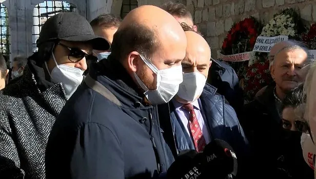 Prof. Dr. Alaeddin Yavaşca için AKM’de tören! Gözyaşlarına hakim olamayan eşi Ayten Yavaşça eşi için yazdığı şiiri okudu-4