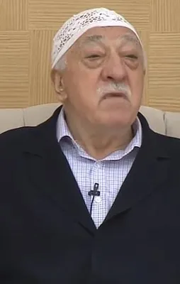 İzmir'de FETÖ operasyonu