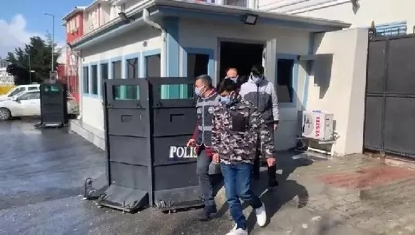 Esenyurt'ta okul çıkışı silahlı ve bıçaklı saldırıya uğradı-2