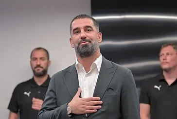 Arda Turan ilk maçında rekor kırdı!