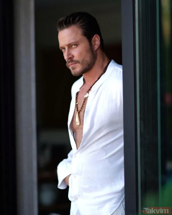 2 yıl aynı yastığa baş koydu! Ben Bu Cihana Sığmazam'ın Ateş'i Burak Çelik’in eski eşi bakın kim çıktı! Meğer ünlü oyuncuyla... - 18