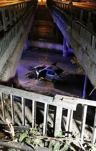 Son dakika: Eskişehir'de feci kaza: Otomobilin köprüden alt yola düştü