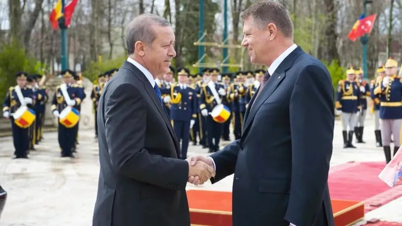 baskan-erdogan-romanya-cumhurbaskani-klaus-ile-gorustu-1713541601590.jpeg Başkan Erdoğan, Romanya Cumhurbaşkanı Klaus ile görüştü-3
