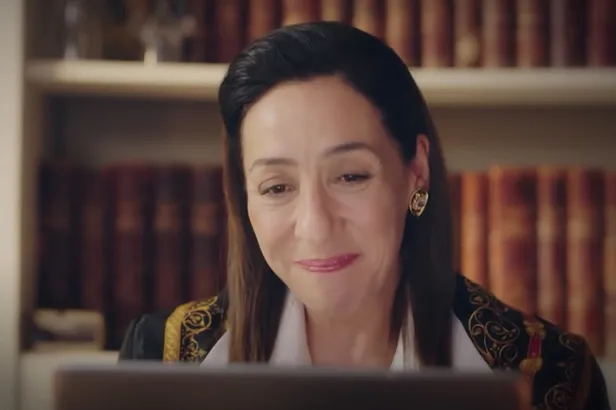 kirmizi-odada-elde-ne-var-ne-yoksa-gitti-duyan-karman-corman-olacak-bu-da-olursa-resmen-tuzu-biberi-olur-1631082693437.jpg Duyan karman çorman olacak bu da olursa resmen tuzu biberi olur! Kırmızı Oda'da elde ne var ne yoksa gitti!-7