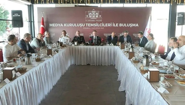megakentin-z-raporu-istanbul-valisi-davut-gulden-onemli-aciklamalar-basibos-sokak-hayvanlariyla-ilgili-cok-net-1691238199013.jpeg