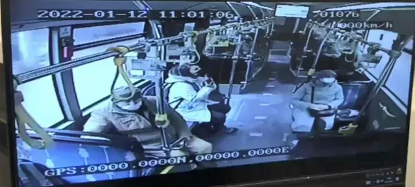1643360115277.jpg Sarıyer'de iki İETT otobüsünün çarpışma anının otobüs içi görüntüleri ortaya çıktı-4