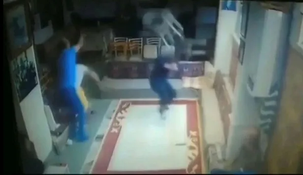 ankaradaki-cemevi-provokasyonunda-tutuklanan-ahmet-ozan-knin-ifadesi-ortaya-cikti-1659557126975.jpeg Ankara'daki cemevi provokasyonuyla ilgili Bakan Soylu'dan flaş açıklama: "10 yıldır Ankara'dayım 3 adrese 1 saatte gidemem"-5