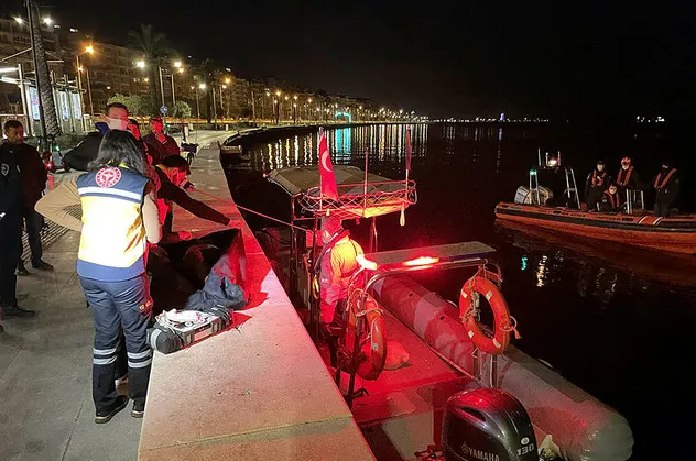 İzmir'de sır ölüm! Denizde erkek cesedi bulundu