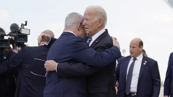1697673093665.jpeg 'Pişmiş kelle' gibi sırıttılar! Biden ve Netanyahu'dan büyük alçaklık! Biden İsrail'e kucak açtı-3