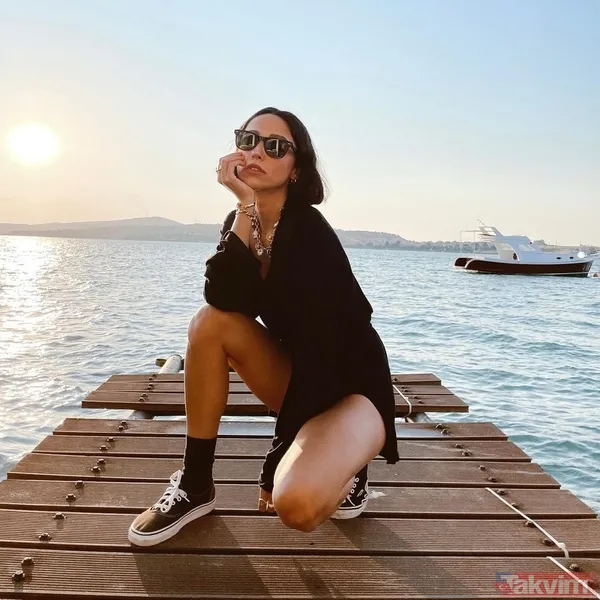 Zeynep Bastık’tan yatak paylaşımı! Kıyafeti ayrı pozları ayrı konuşuldu: “Bugün de donuyla...” 3 milyon TL zarar etmişti... - 8