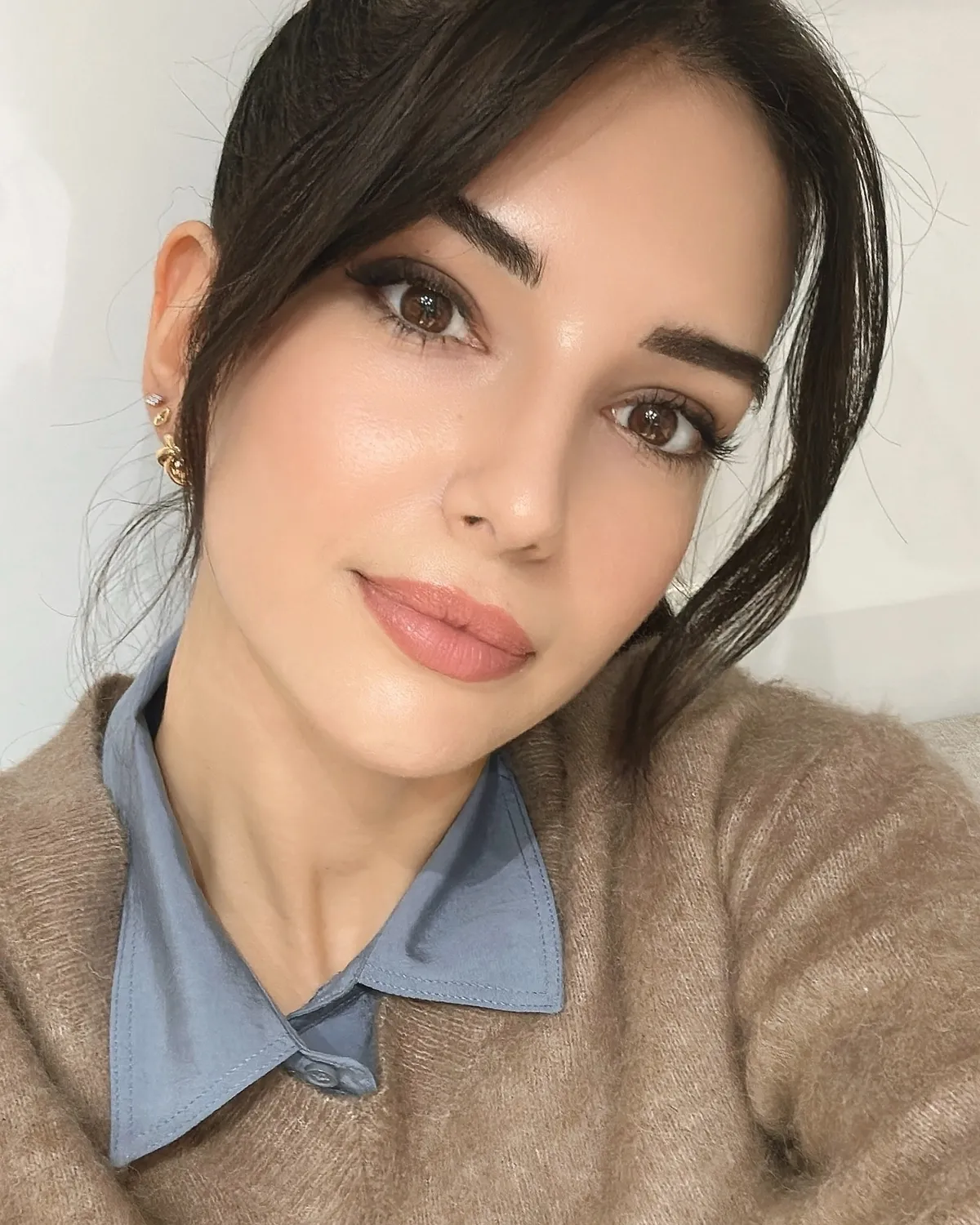 yasemin-yazicidan-pismanlik-dolu-zorbalik-itirafi-1777011780800.jpg Yasemin Yazıcı'dan pişmanlık dolu 'zorbalık' itirafı: "O sözlere kanıp saçlarımdan oldum!"-4