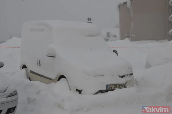 Uludağ'da kar yağışı iki gündür devam ediyor! Otomobiller kayboldu - 9
