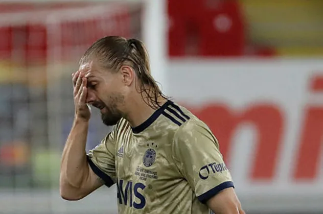 Caner Erkin Fenerbahçe'yi yaktı! Emre Belözoğlu şoke oldu