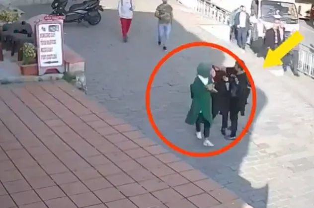 28 Şubat zihniyeti Karaköy’de hortladı!