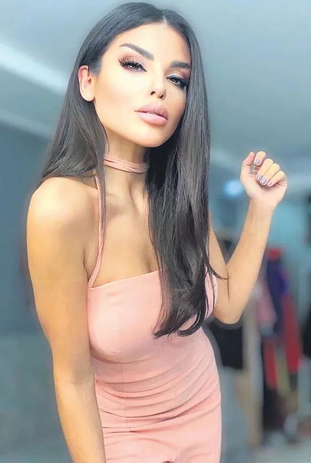 magazin-dunyasinda-kiliclar-cekildi-bircan-bali-ve-hadise-arasindaki-tartismaya-mehmet-dincerlerden-olay-yaratan-cevap-1639595271416.jpeg Bircan Bali'den Mehmet Dinçerler'in Mark Twain'li cevabına Reza Zarrab'lı olay yanıt! 'Arkadaşının kocasıyla olanla....'-5