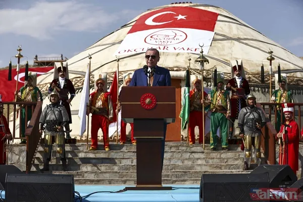 Malazgirt Zaferi'nin 951. yıl dönümünde Ahlat'tan coşku dolu kareler! Başkan Erdoğan ve Devlet Bahçeli Selçuklu mezarını ziyaret etti - 23