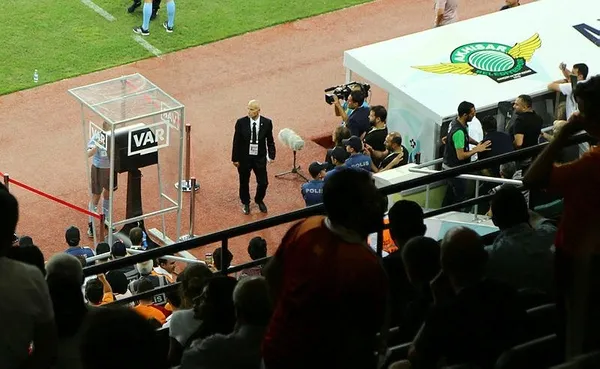 Galatasaray - Akhisarspor maçında "VAR" kullanıldı-1