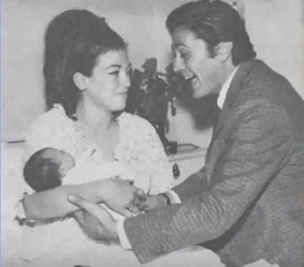 cuneyt-arkinin-ilk-esi-guler-mocan-kimdir-kac-yasinda-guler-mocan-nereli-meslegi-ne-cuneyt-arkin-ile-guler-moc-1656398555573.jpeg Cüneyt Arkın'ın ilk eşi Güler Mocan kimdir, kaç yaşında? Güler Mocan nereli, mesleği ne? Cüneyt Arkın ile Güler Mocan neden boşandı?-4