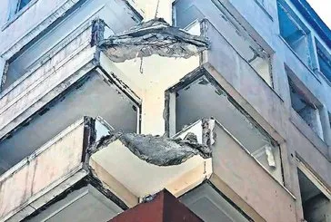 Marmara sallanmaya devam ediyor: Bahçelievler’de çökme meydana geldi!