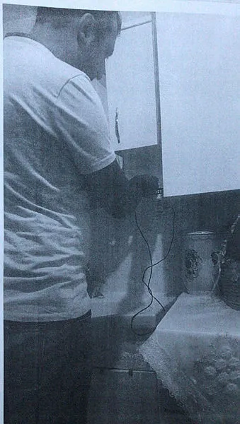 Her satırı iğrenç! Cinsel içerikli film izletti, banyoya gizli kamera yerleştirdi