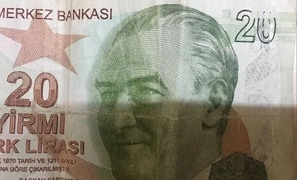 20-tl-deyip-onemseyen-pisman-oldu-habersizce-cebinizde-tasiyor-olabilirsiniz-eger-sizde-varsa-1603551151160.jpg 20 TL deyip önemsemeyen pişman oldu! Habersizce cebinizde taşıyor olabilirsiniz! Eğer sizde varsa...-2