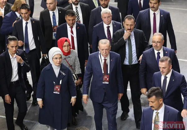 Başkan Erdoğan'ın duygu dolu anları! Annesinin ölüm yıldönümüne özel koreografi: Öyle bir evlat yetiştirdin ki... - 40