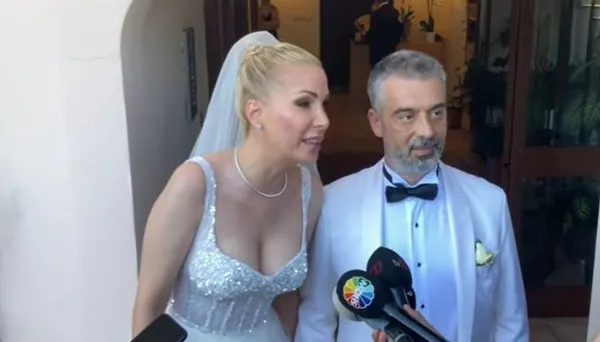 tugba-ozerk-15-yil-sonra-gokmen-tanacar-ile-evlendi-mini-sortlu-gelinligi-olay-oldu-sosyal-medya-onu-konustu-1625006278510.jpg Tuğba Özerk 1.5 yıl sonra Gökmen Tanaçar ile evlendi! Mini şortlu gelinliği olay oldu sosyal medya onu konuştu-2