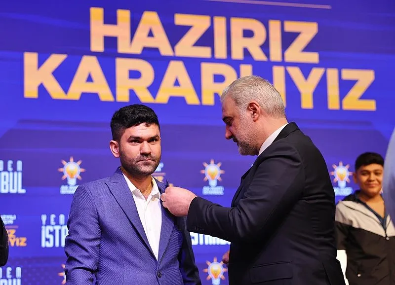 İstanbul'da CHP'den istifa eden 400 kişi AK Parti'ye katıldı-2