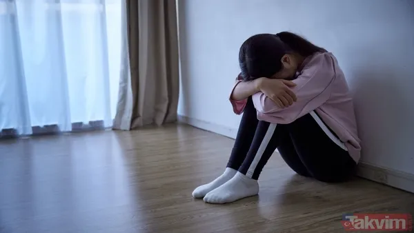 Bir gülüp bir ağlıyorlar! Eylül ayında ruh halleri fırtınalı denize dönen 4 burç - 4