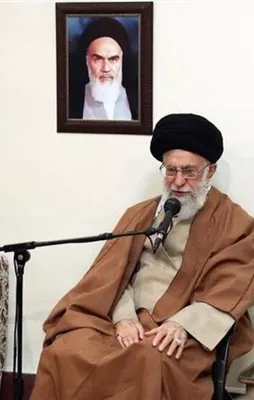 FOX, İranlı göstericileri gazlıyor!