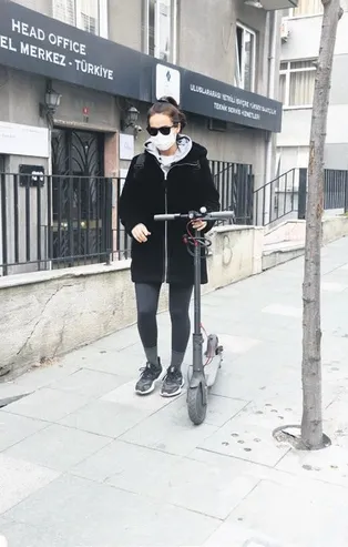 Çevre dostluğu İrem Sak'ı yayan bıraktı